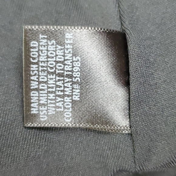 LF The Brand Crop Top Active Wear Barbiecore Sports Bra Size Large NEW - Picture 13 of 13